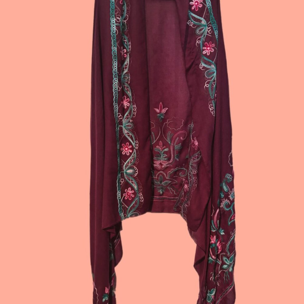 Beautiful Embroidered Boho Kimono - OS - Like New